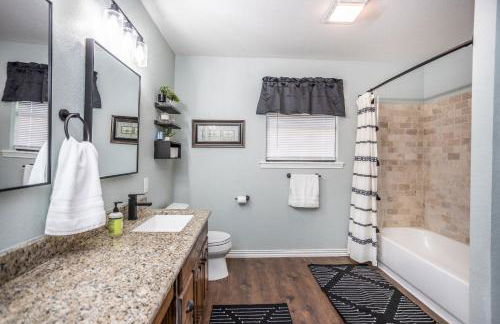 3-bedroom 2 bath With Hot Tub Near Winstar - Foto 31