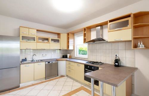 House Rose with Garden and Pool - Foto 18