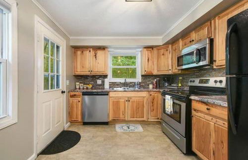 The Bumble Bee Hive 7-Bedroom House w/ Hot Tub - Foto 6