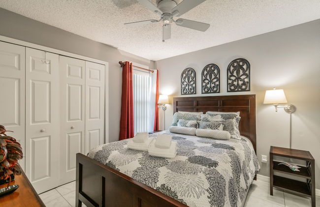 Near Theme Parks! Potter's Castle! Gorgeous, 3 BR's, Sleeps 8, Pool! - Foto 7