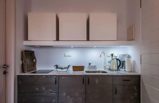 Milia Gi Suites - Photo 17