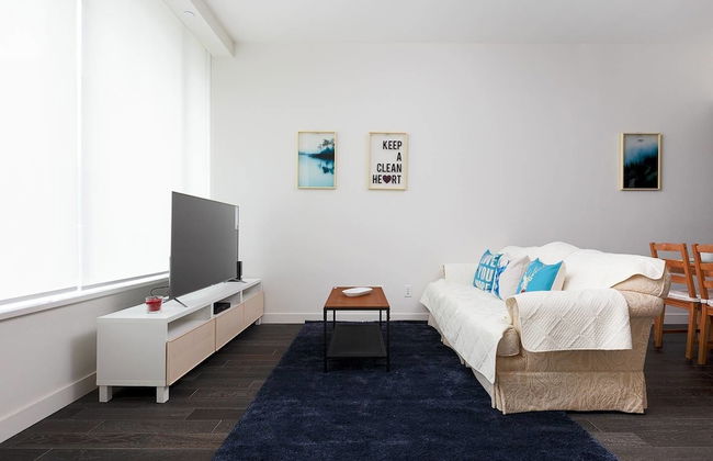 Modern Bright Townhome in Richmond - Photo 1