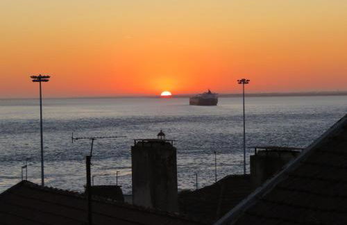 TEJO HOUSE RIVER Lisbon (Cacilhas) - Foto 1