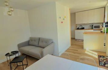 Plein cœur centre historique de Charlieu avec parking et garage vélo moto - Foto 17