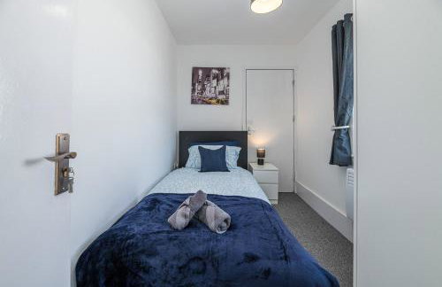 4BR New Build - Near Ferry Port - Great for Groups - Foto 17