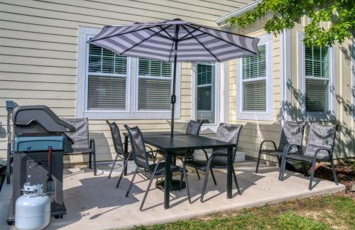 Spacious Dog-Friendly Getaway with Year-Round Pool & Hot Tub - Foto 42