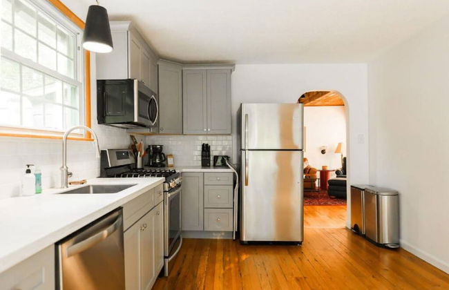 Twin Cabin I - Hot Tub Firepit Hiking Retreat - Foto 13