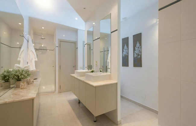 Exquisite Villa With Parking Space - Foto 12