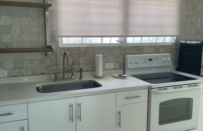 CasaMar 3 Bed 3 Bath With Pool - Photo 10