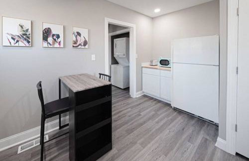 Delightful airy remodeled 1 1 Elsas - Photo 9