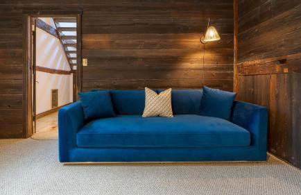 Historic Barn Retreat w Pool Pond Views Longview Pond Lodge by AvantStay - Foto 43