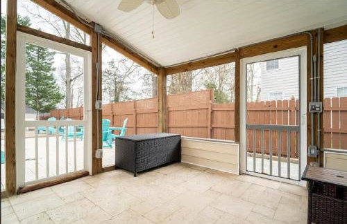 Tropical Oasis with Tiki Bar, Firepit, Seasonal Pool - Foto 18