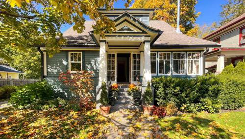 Spacious Arts Crafts Village Home Perfect Summer Base Near Trails Events - Foto 1