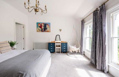 Cotswold Cheltenham, whole house with hot tub - Photo 53