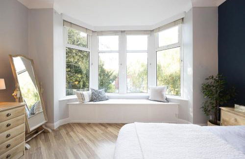 Victorian WFH Haven with Free Parking - Foto 3