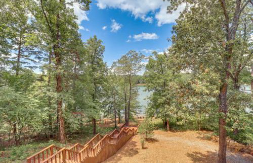 Peaceful Greers Ferry Cabin with Deck and Lake View! - Foto 31