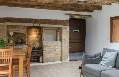 10 Bed Stunning House in village, with Hot Tub - Photo 69