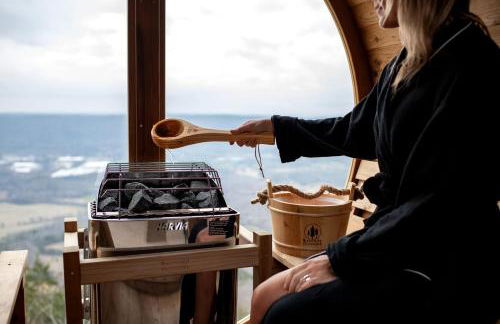 Stunning Mirrored Glass Cabin with Hot Tub & Sauna near Lookout Mountain, Dade County, GA - Foto 7