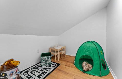 Family Friendly 4BR. Trendy & Great Location - Foto 20