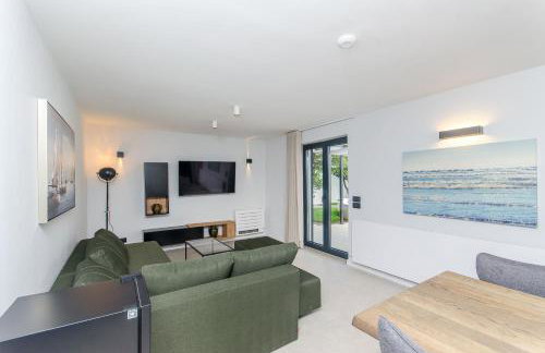 Azure Heaven Apartment w heated pool - Photo 8