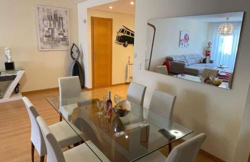 Stylish & Spacious Apartment with Balcony - Foto 11