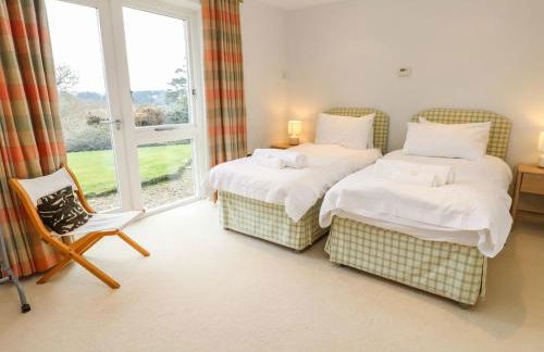 Penarvon House - Stunning Waterfront Escape with Games Room - Foto 7