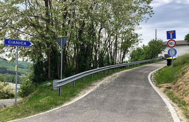 2-bed Borgo val di Taro Apt w/ Private Terrace - Foto 33