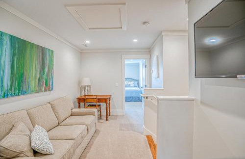 NEW LISTING Six Bedrooms - Private Dock - Steps to the Beach - Sleeps 14 - Foto 49