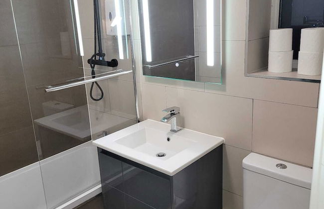 Stunning 2-bed Apartment in Manchester Built 2023 - Foto 17