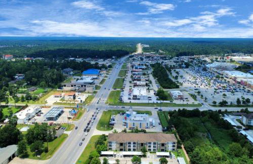 LUX Resort Inspired 2BR Near Houston Pool Gym - Foto 37