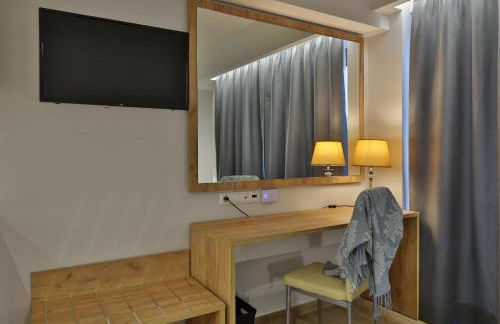 FOUR REASONS - Foto 24