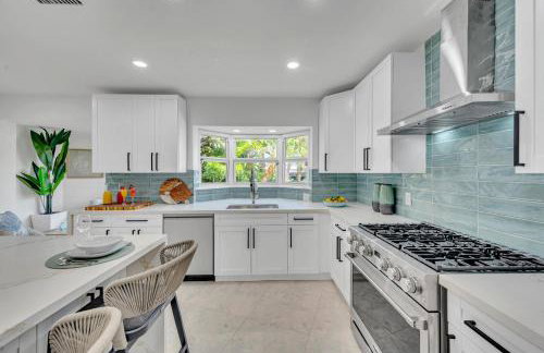 180 of Waterfront Heated Pool Walk To Beach Paradise Point Key RESIDENCES - Foto 16