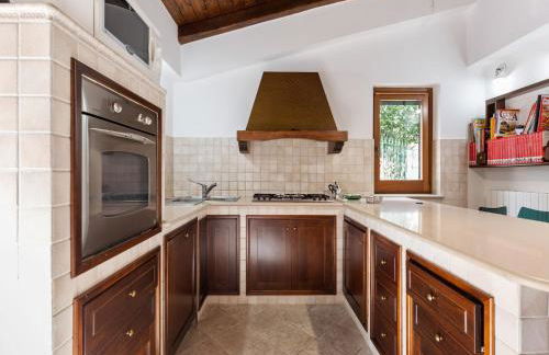 Valley View Villa in San Mango D'aquino with Hot Tub - Foto 35