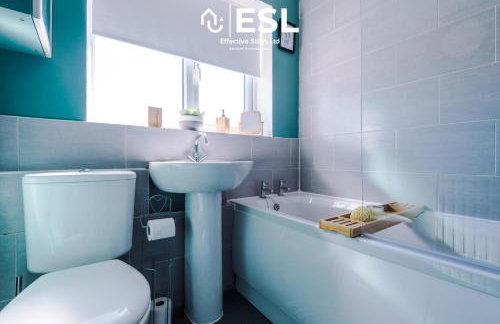 3 Bedroom House with Garden and Driveway Parking - Less than 10 Mins from Chester City Centre - Foto 36