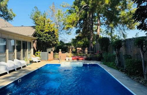 Grandmama's House with Pool - Foto 1