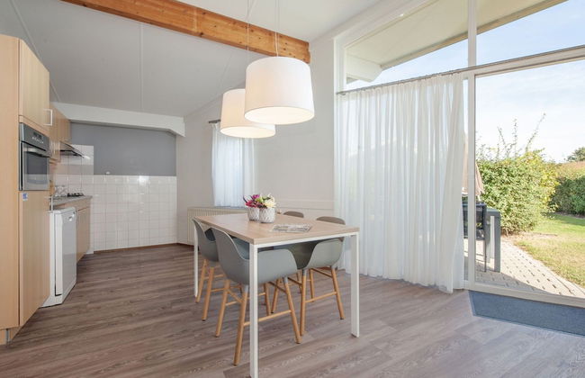 Bungalow by North Sea Beach With Private Garden - Photo 17