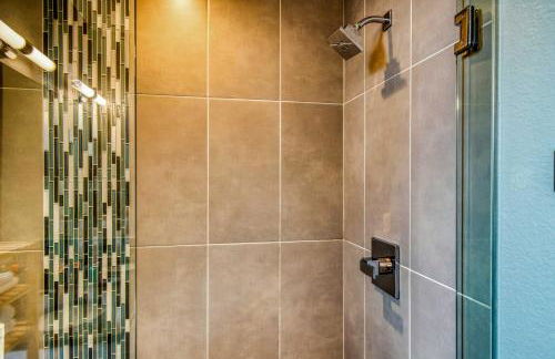 Walk to Empower Field Townhome with Hot Tub! - Foto 31