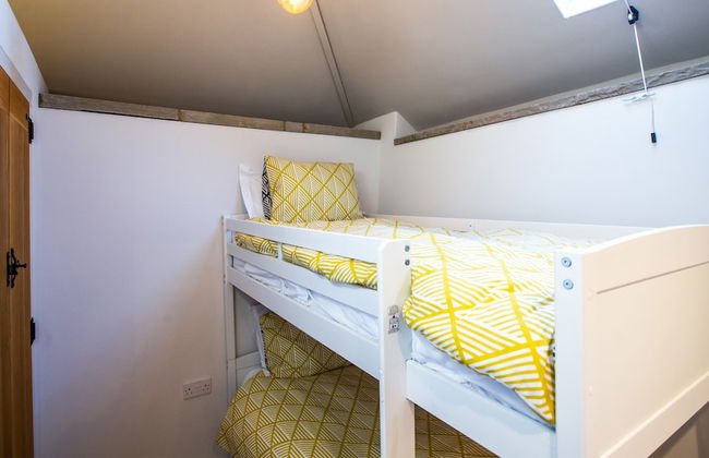 17th Century Cartshed Nestled In Welsh Countryside - Foto 2