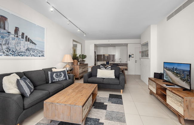 Ultra Broadbeach - Photo 66