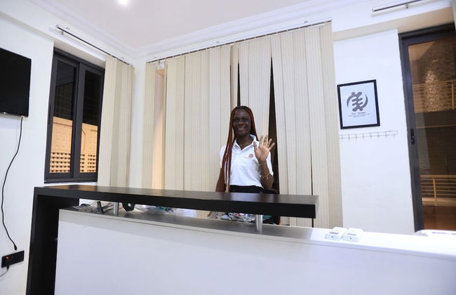 PLATINUM PLUS APARTMENTS - Photo 2