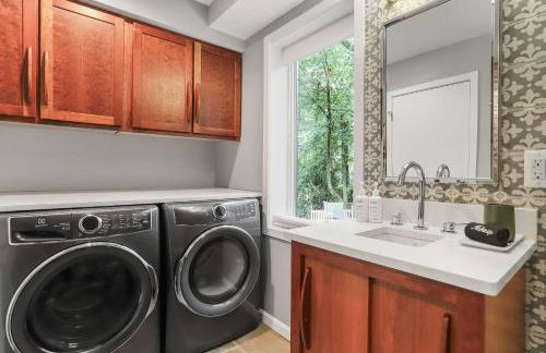 Sojourn Beautiful Home with Beach Access & Backyard - Foto 26