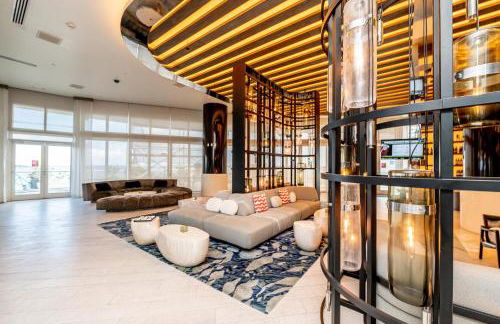 High Floor Luxury 2BR 2BA, Sleeps 6, Resort Access - Horizon by HomeStakes Stays - Foto 76