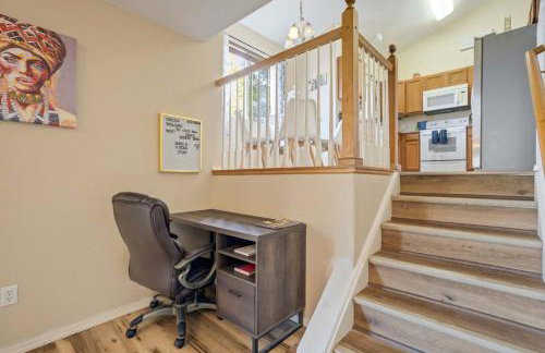 4BR w Fireplace Backyard BBQ near Peterson AFB - Foto 10