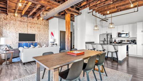 Brick & Bed, Riverfront Lofts, PC 206 - Photo 4