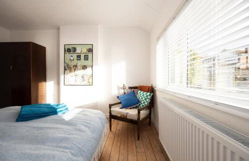 Cosy mid century Stockport with views, dog walks, woodburner - Foto 45