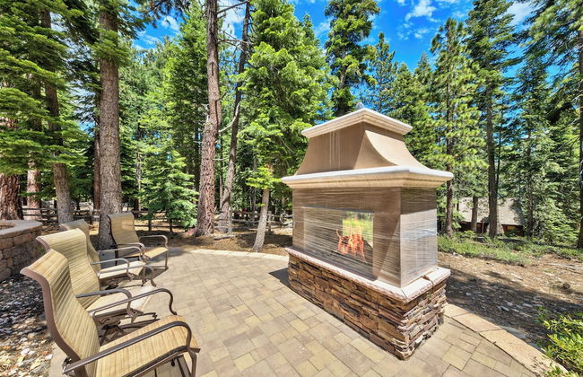 Central Clean Home with Hot Tub Near Ski - Photo 18