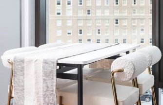 Back-Bay 2BR Condo w Roof top Gym Parking - Foto 4