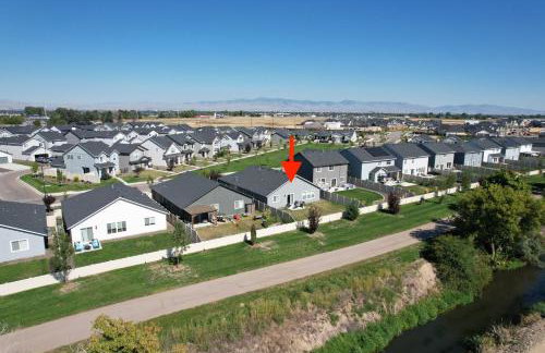 BRAND NEW 4-BDRM HOME Farmhouse at Grand Rapids - Foto 29