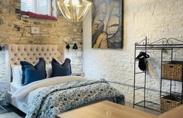 Gardener's Cwtch, Llwynhelig Manor - Photo 1