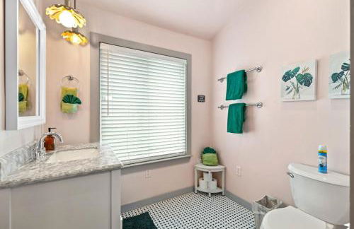 Ladybird Pink Palace SoCo Dream Townhome! - Foto 14